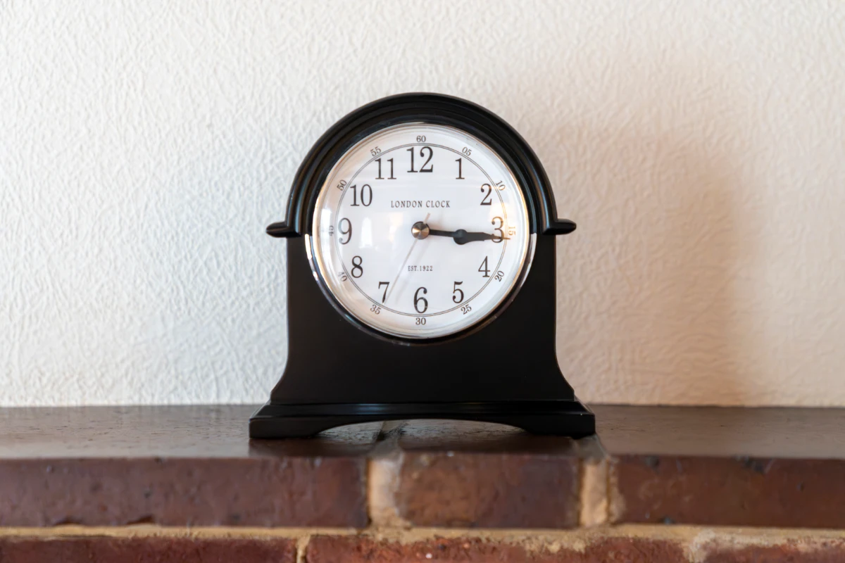London clock at Dickman's Cottage